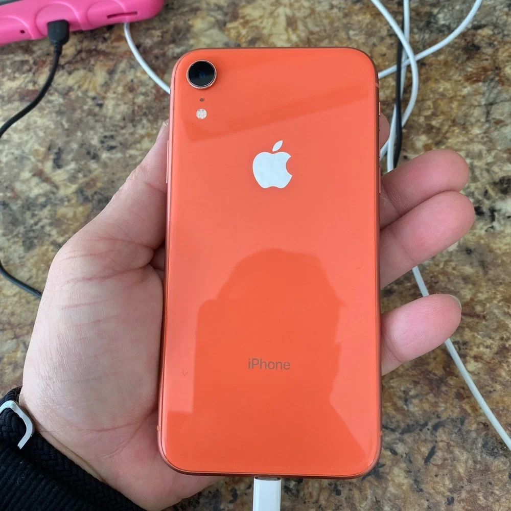 iPhone XR 64 Gb Storage Unlocked In Excellent Condition Orange